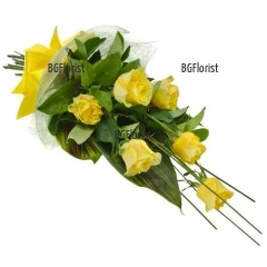Send bouquet of yellow roses  and greenery to Sofia