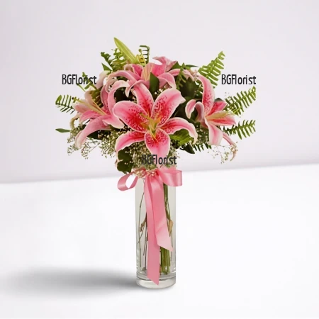 Доставка на букет от розови лилиуми и зеленина