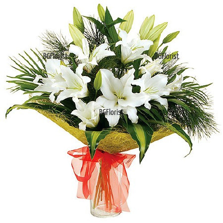 Order bouquet of lilies online to  Sofia.