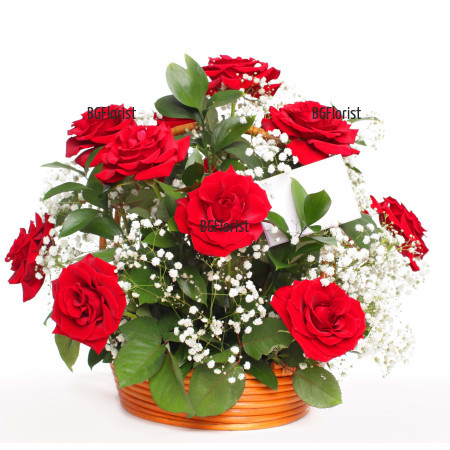 Send basket with roses and gypsophila to Sofia