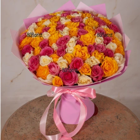 Доставка на 101 разноцветни рози в София