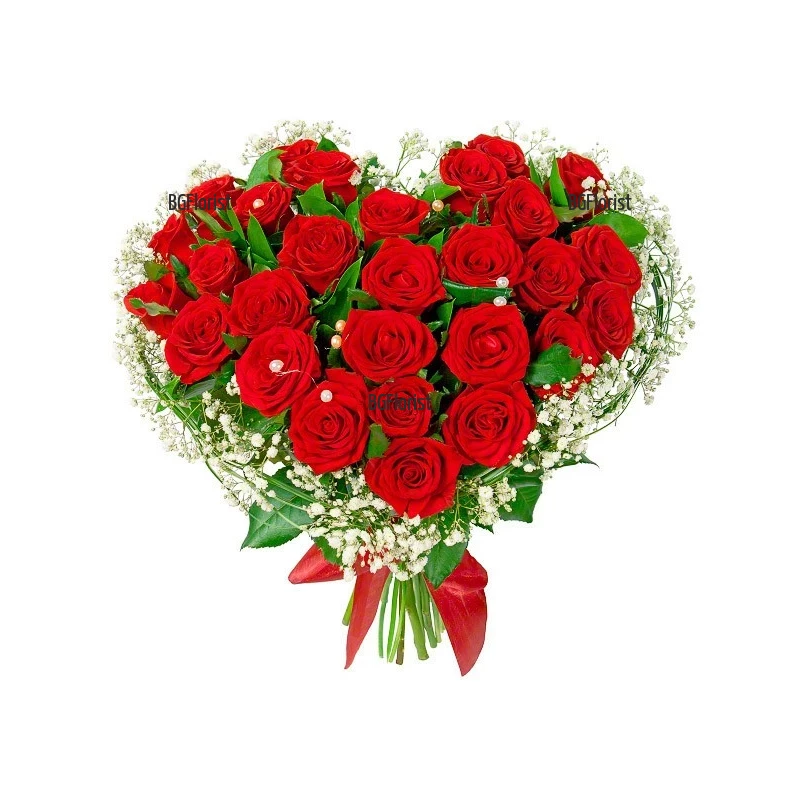 Поръчка на романтично сърце от рози в София