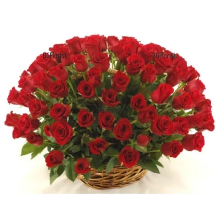 Send basket with red roses