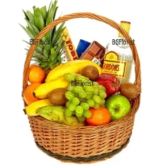 Поръчка и доставка на кошница с плодове и подаръци в София
