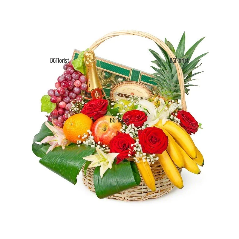 Доставка на кошница с цветя, плодове и подаръци