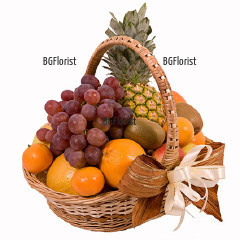 An online order and a delivery of fruit basket.