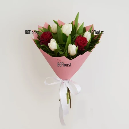 Send tulips and roses bouquet