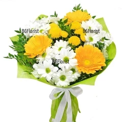 We present to you another new bouquet from our catalog, bringing a sunny mood and positive emotions - fresh flowers and greenery.