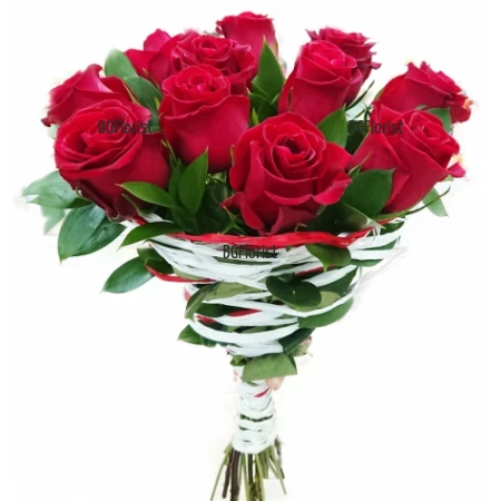 Доставка на букет от рози Обичам те