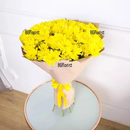 Delivery of a bouquet of yellow chrysanthemums