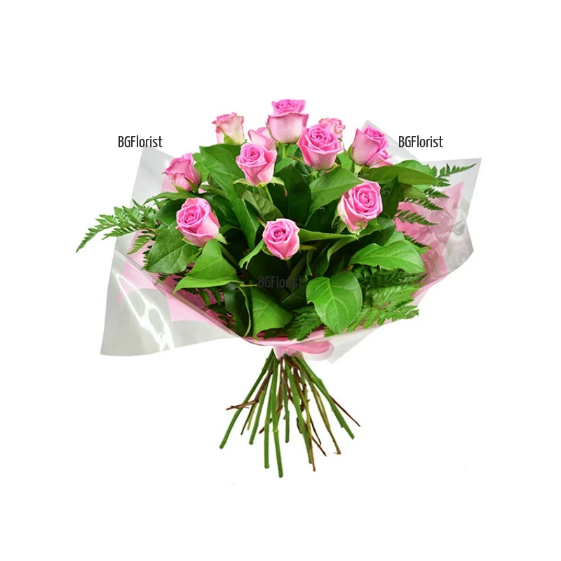 Send tender and romantic bouquet of pink roses
