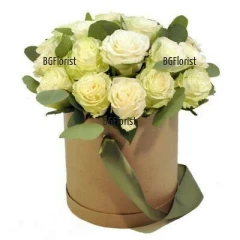 Send to Bulgaria white roses in a box
