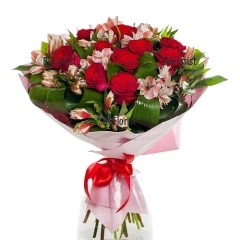 Delivery of a romantic bouquet of roses and alstroemeria