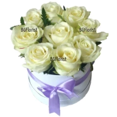 Send to Bulgaria 9 white roses in a round box