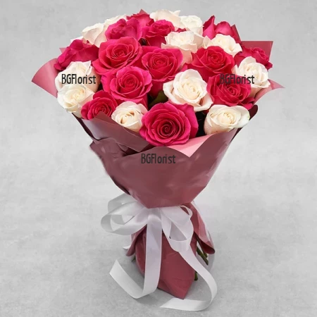 Bouquet delivery of 25 white and pink roses