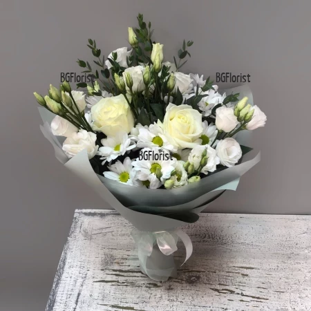 Order and delivery of stylish white bouquet Bulgaria