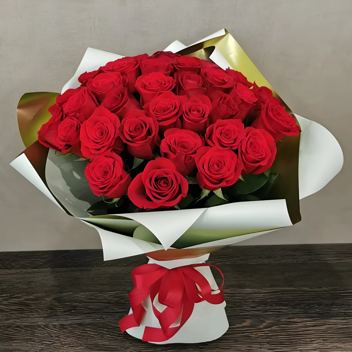 Order and delivery of bouquet of red roses and greeenry to Sofia