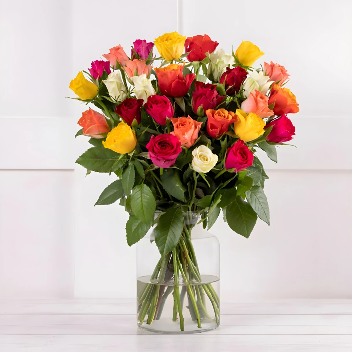 Send bouquet of multicoloured roses by courier to Sofia.