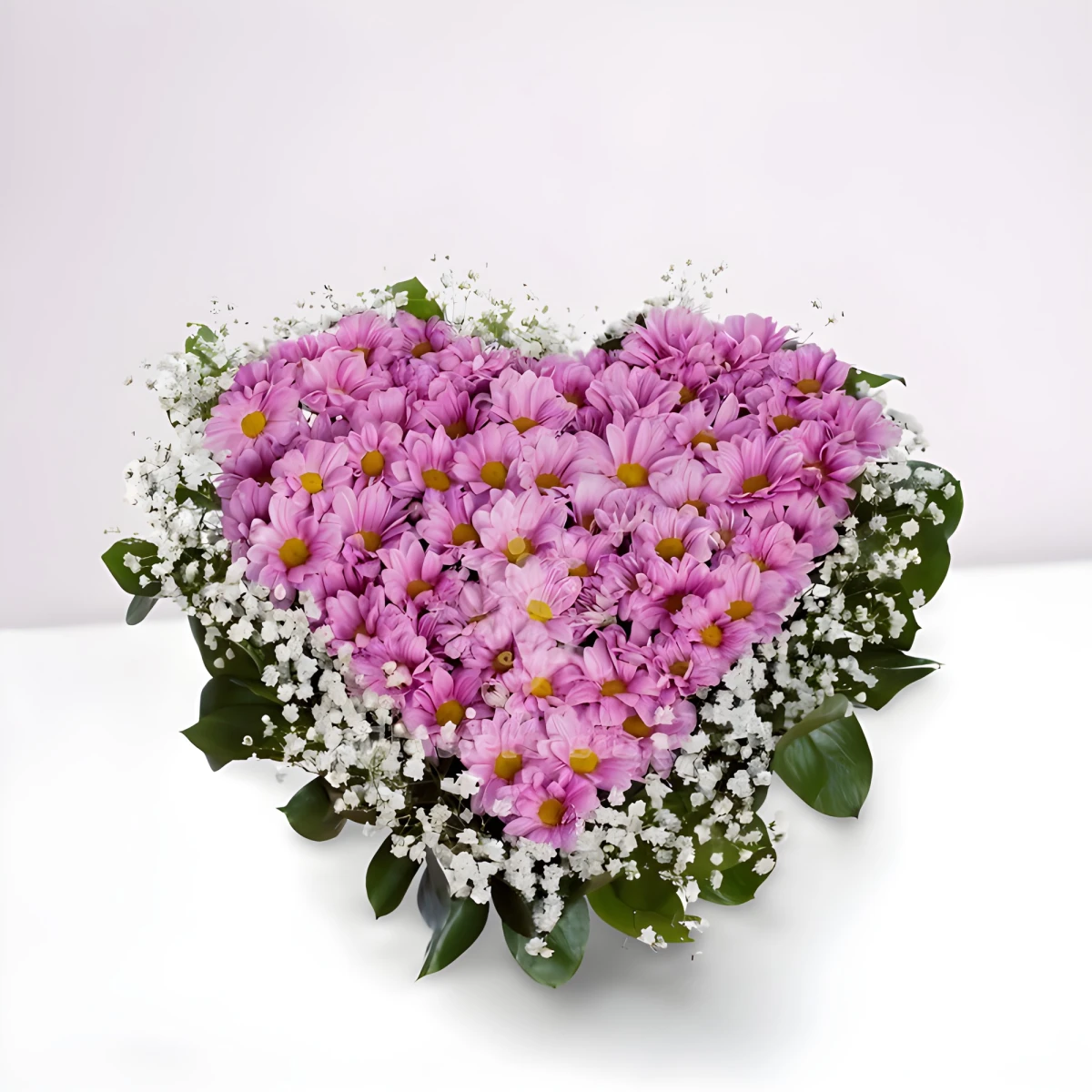 Send heart of pink chrysanthemums to Sofia.