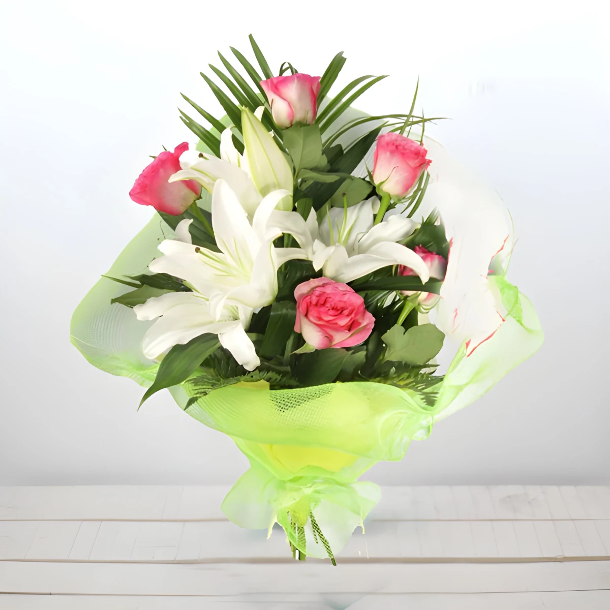 Send bouquet in white and pink to Sofia