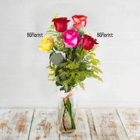 Order bouquet of roses and greenery to Sofia