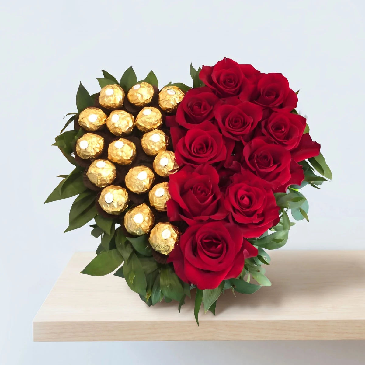 Send heart of roses and chocolates to Sofia.