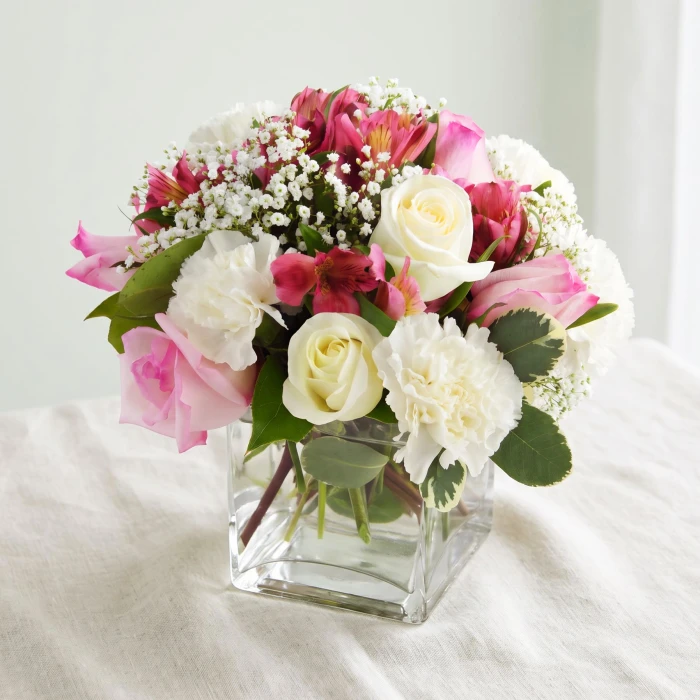 Send to Bulgaria delicate flower arrangement
