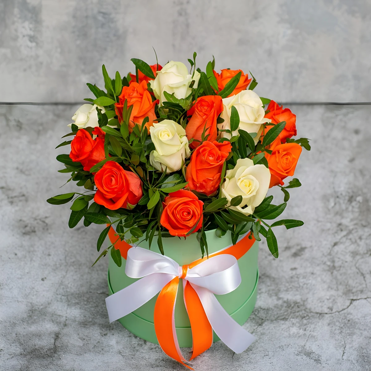 Send flowers to Bulgaria 15 roses in a box