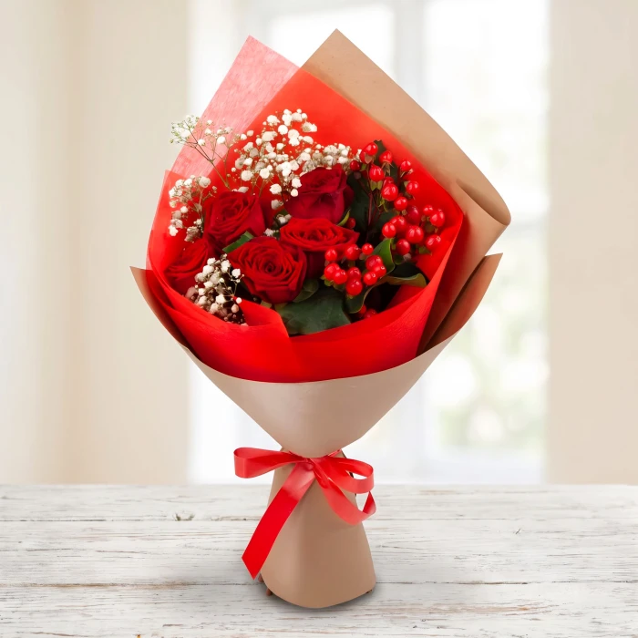 Send to Bulgaria a bouquet of 5 Red Roses