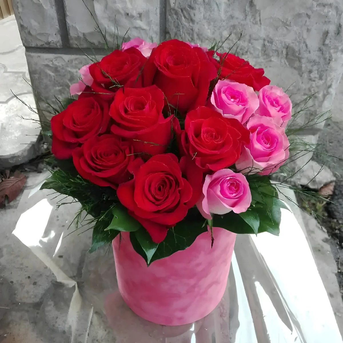 Send to Bulgaria Red and Pink Roses Box